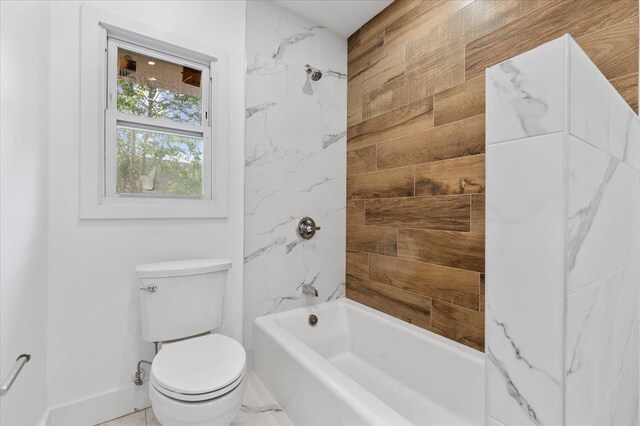 559 Linda Ln, Woodmere, NY 11598 - full bath featuring toilet, baseboards, and shower / bathtub combination