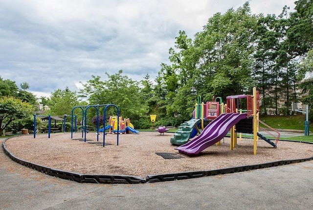 41 Boulder Ridge Rd, Scarsdale, NY 10583 - view of community play area