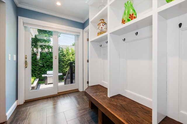 14 Pond Park Rd, Great Neck, NY 11023 - mudroom with ornamental molding