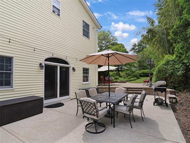 26 Van Nostrand Pl, Nanuet, NY 10954 - view of patio with outdoor dining space