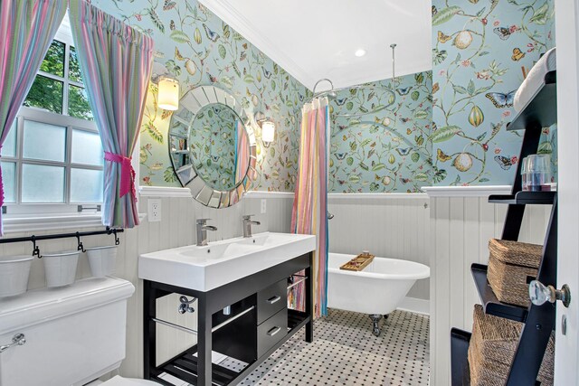 7 Middle Dr, Manhasset, NY 11030 - bathroom with wallpapered walls, wainscoting, a freestanding tub, toilet, and curtained shower