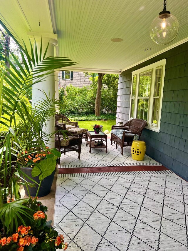 7 Middle Dr, Manhasset, NY 11030 - view of patio featuring an outdoor hangout area