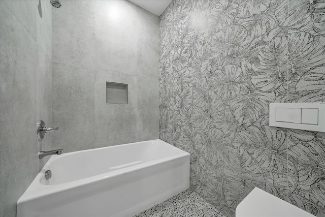42 Greycourt Rd, Chester, NY 10918 - full bath featuring toilet, washtub / shower combination, and speckled floor