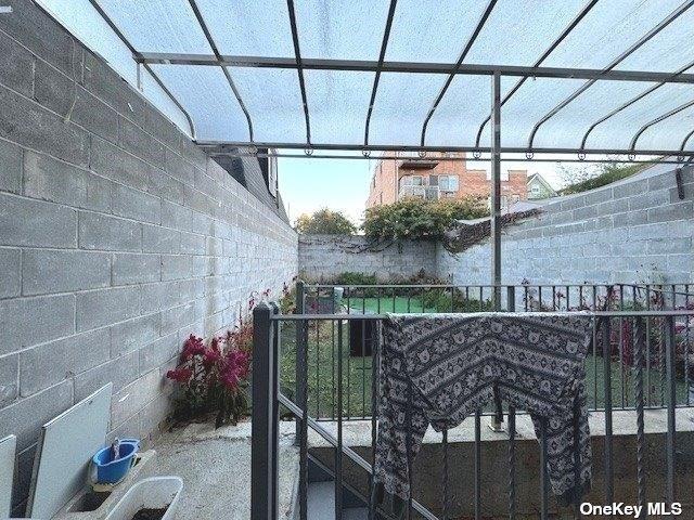 94-68 45th Ave, Elmhurst, NY 11373 - view of patio / terrace