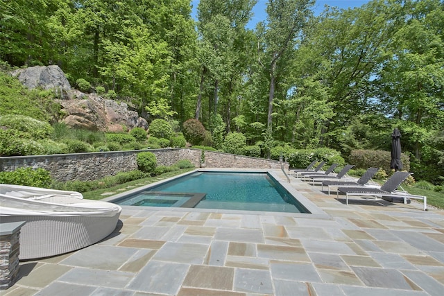 93 Haights Cross Rd, Chappaqua, NY 10514 - view of swimming pool featuring a patio and an in-ground hot tub