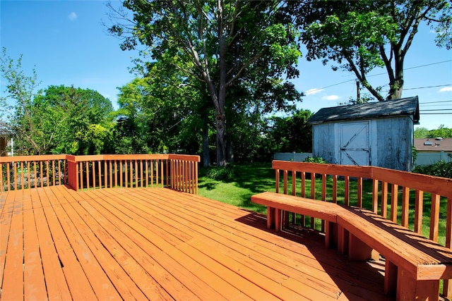 21 Rita Cres, Commack, NY 11725 - wooden deck featuring a yard
