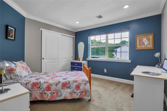 8 Wisteria Ln, Lake Grove, NY 11755 - bedroom with carpet flooring, crown molding, a closet, recessed lighting, and baseboards