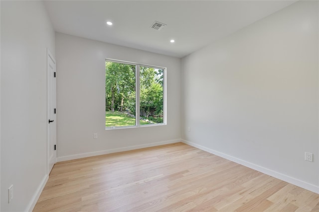 615 Union Rd, Spring Valley, NY 10977 - empty room featuring light wood-style flooring and recessed lighting
