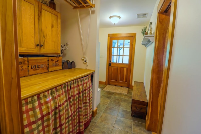 470 Winding Hill Rd, Montgomery, NY 12549 - view of entryway