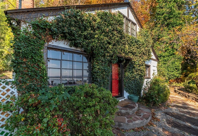 87 River Rd, Nyack, NY 10960 - view of front of property featuring entry steps