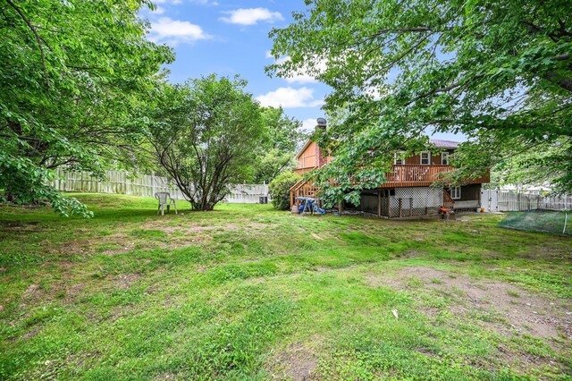 10 Catawba Dr, West Nyack, NY 10994 - view of yard with a wooden deck