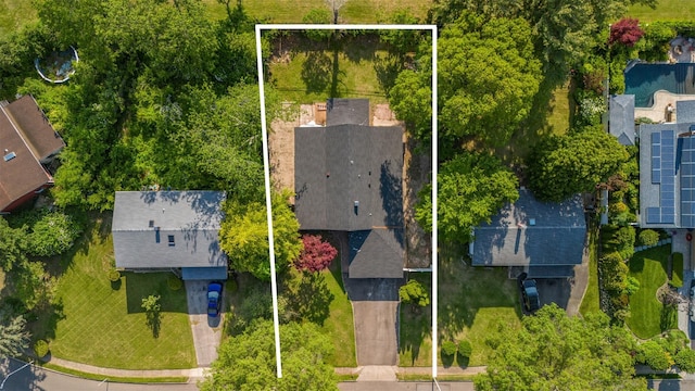 28 Snowberry Ln, Islandia, NY 11749 - aerial view of property and surrounding area featuring property boundaries highlighted