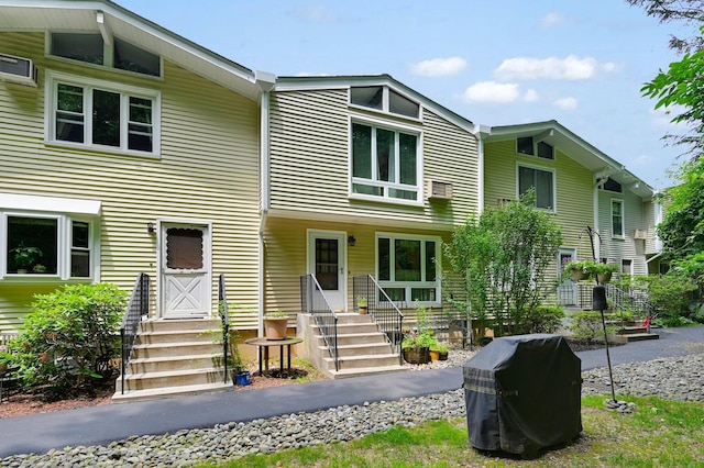 37 Scenic Cir, Croton-On-Hudson, NY 10520 - view of front of property featuring entry steps
