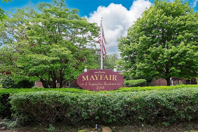 200 N Village Ave Unit D5, Rockville Centre, NY 11570 - view of community / neighborhood sign