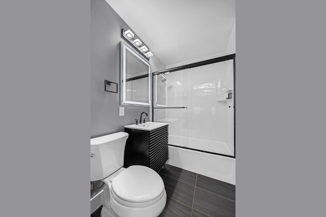 345 E 93rd St Unit 25Ak, New York Manhattan, NY 10128 - full bathroom with toilet, bath / shower combo with glass door, and vanity