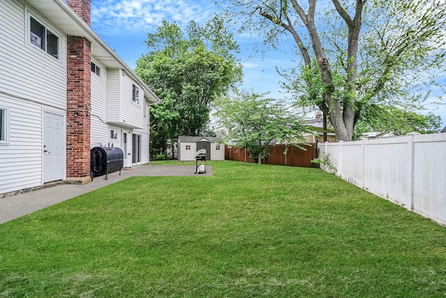 4 Mason Ct, Levittown, NY 11756 - view of yard featuring oil tank and a patio area
