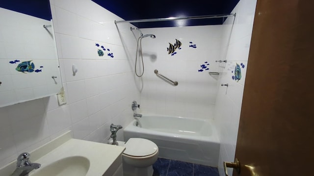 16 Rockledge Ave Unit 5B1, Ossining, NY 10562 - full bath featuring tile walls, bathtub / shower combination, toilet, and vanity
