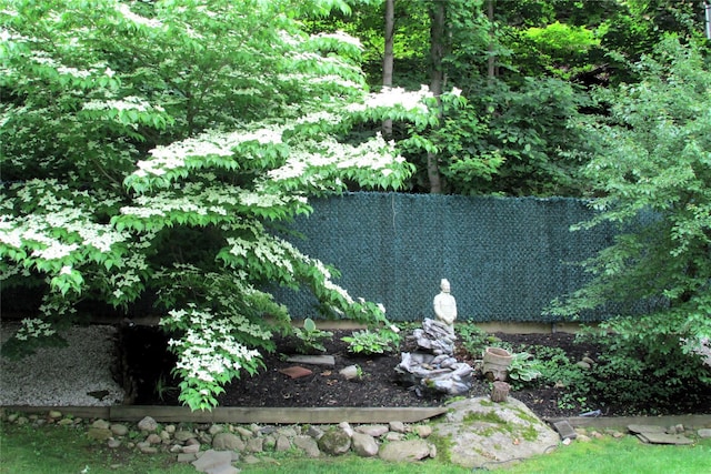 49 Sherwood Rd, Cortlandt Manor, NY 10567 - view of yard