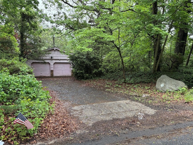 5 Chatham Pl, Dix Hills, NY 11746 - view of detached garage