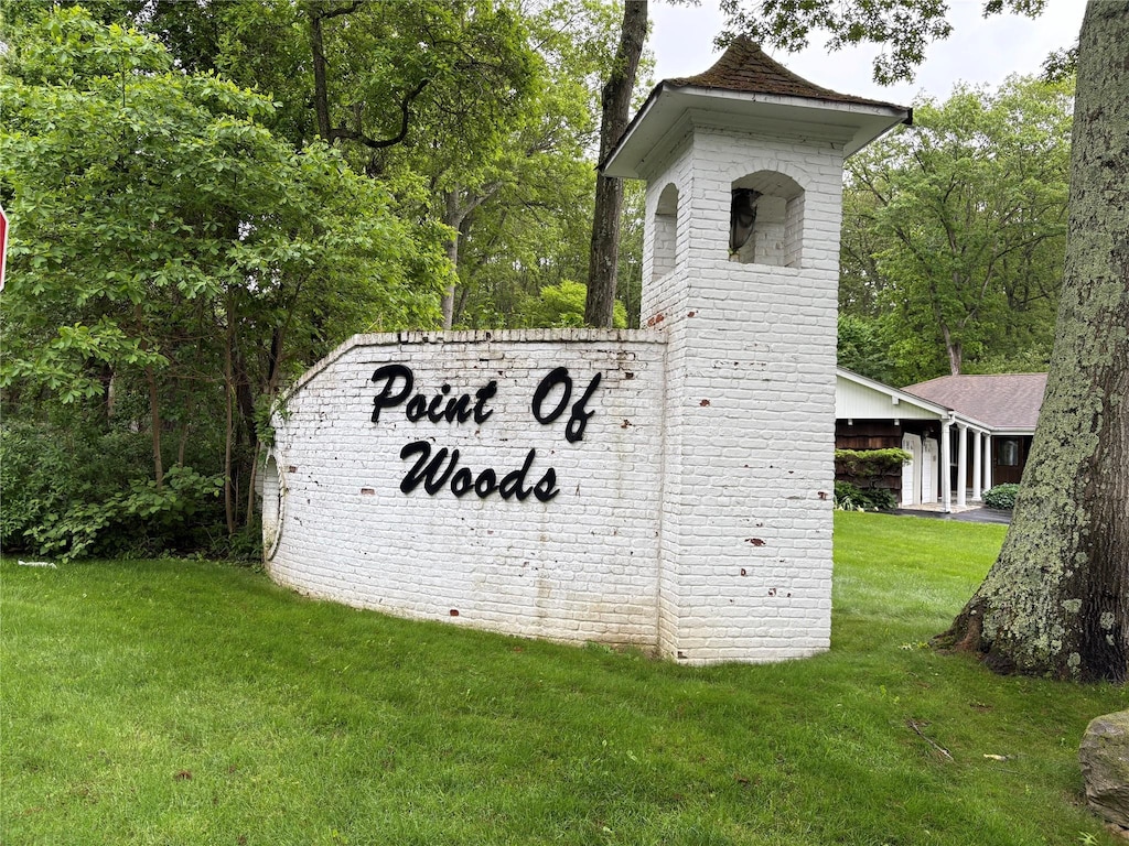 5 Chatham Pl, Dix Hills, NY 11746 - community sign with a yard