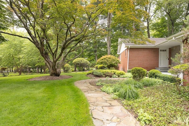 211 N Little Tor Rd, New City, NY 10956 - view of green lawn
