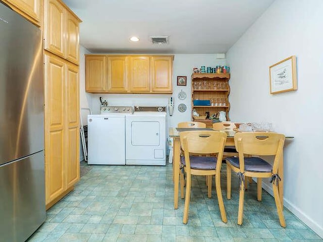 31 Townsend St, Glen Head, NY 11545 - laundry room featuring washing machine and clothes dryer and recessed lighting