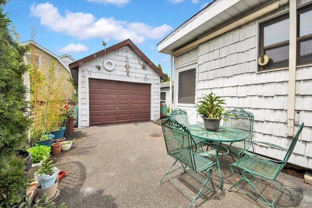 611 Clarence Ave, Bronx, NY 10465 - view of detached garage