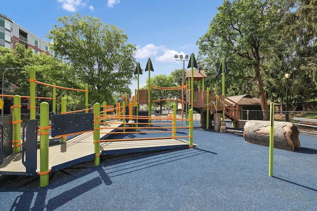 10 N Broadway Unit 3H, White Plains, NY 10601 - view of community playground