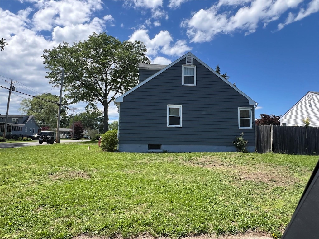 149 Wilkes St, Beacon, NY 12508 - view of side of home