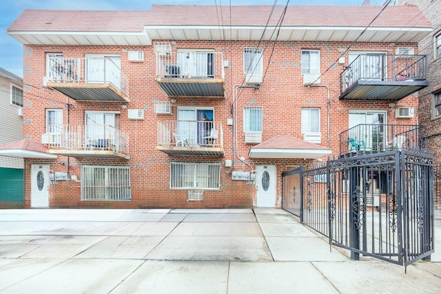 823 E 218th St, Bronx, NY 10467 - view of property