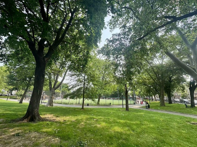 103-02 42nd Ave Unit 4D, Corona, NY 11368 - view of home's community with a lawn