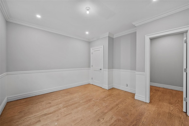 3 Hageman Ct, Katonah, NY 10536 - empty room with light wood-style floors, ornamental molding, recessed lighting, and baseboards