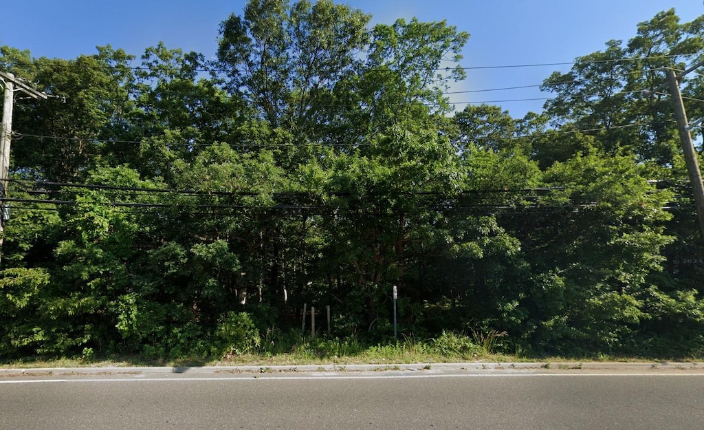 Mcgraw St, Shirley, NY 11967
