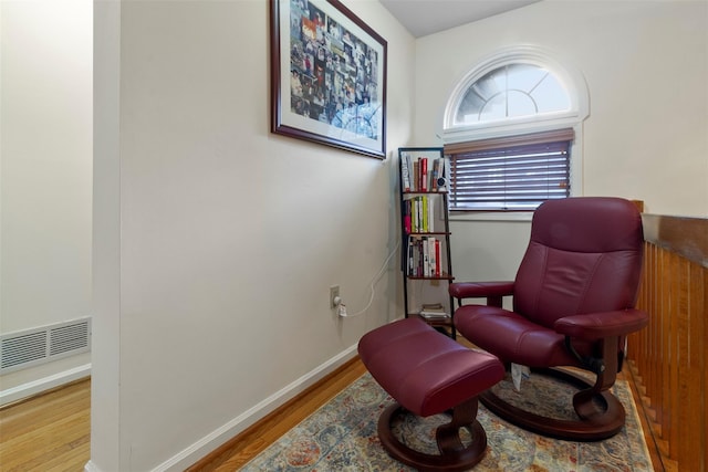 8 Knoll Vw, Ossining, NY 10562 - living area featuring wood finished floors and baseboards