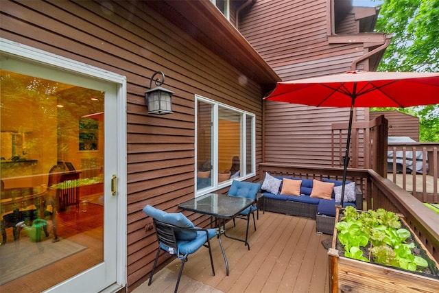 8 Knoll Vw, Ossining, NY 10562 - deck with outdoor lounge area