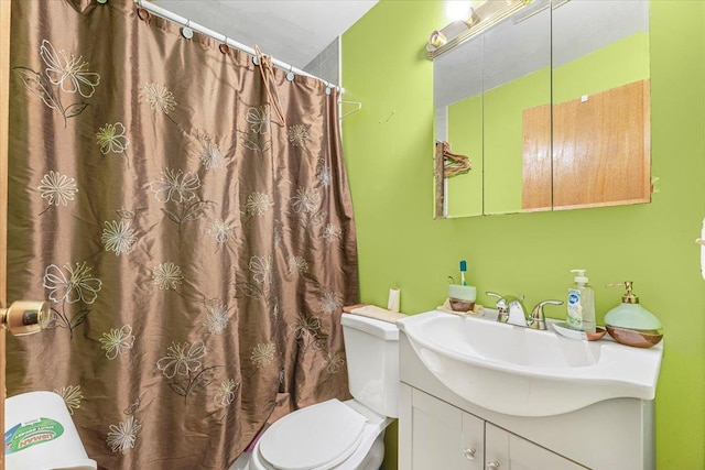 977 E 179th St, Bronx, NY 10460 - bathroom featuring toilet, vanity, and a shower with shower curtain
