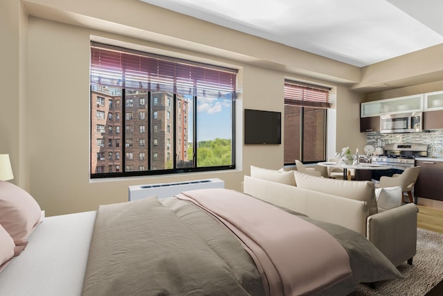 353 E 104th St, New York Manhattan, NY 10029 - photo 2