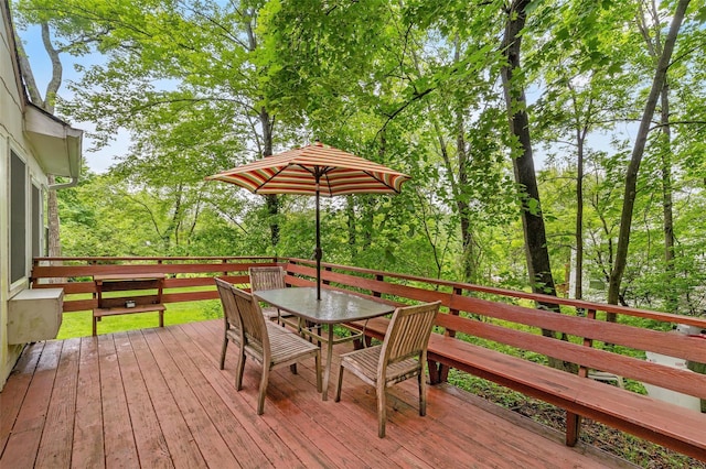3300 Baker Unit 11, Mohegan Lake, NY 10547 - deck with outdoor dining space