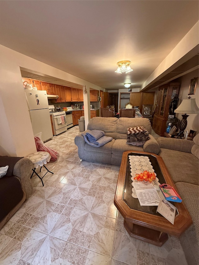 7542 67th Rd, Middle Village, NY 11379 - view of living area