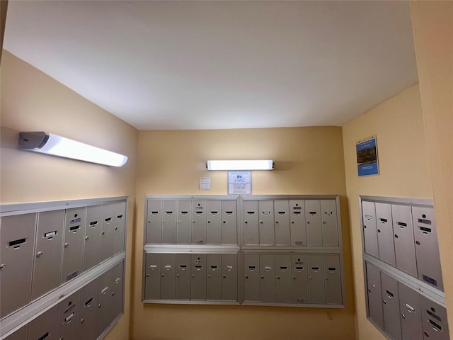 415 Gramatan Ave Unit 5D, Mount Vernon, NY 10552 - view of property's community with mail area