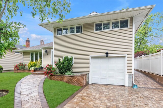 530 Lakeville Ln, East Meadow, NY 11554 - photo 2