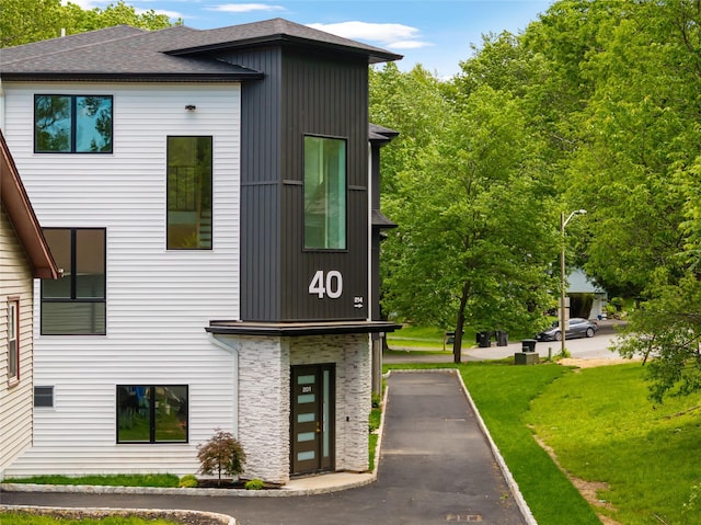 40 Singer Ave Unit 201, Spring Valley, NY 10977 - view of building exterior