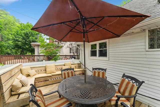 18 Hawthorne Ln, Valley Stream, NY 11581 - deck featuring outdoor dining space