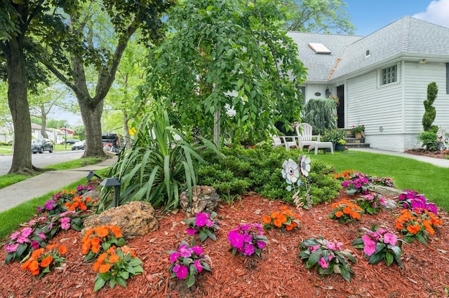 18 Hawthorne Ln, Valley Stream, NY 11581 - view of yard