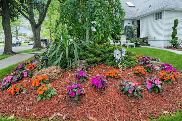 18 Hawthorne Ln, Valley Stream, NY 11581 - view of yard