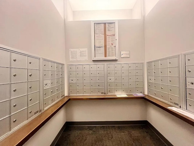 2728 Thomson Ave Unit 434, Long Island City, NY 11101 - view of community with mail area