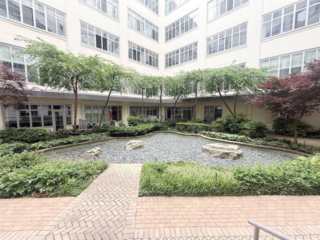 2728 Thomson Ave Unit 434, Long Island City, NY 11101 - view of community