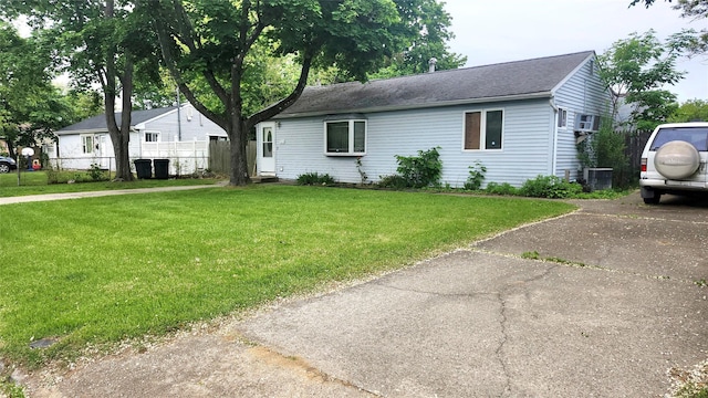 27 Ash St, Central Islip, NY 11722 - photo 2