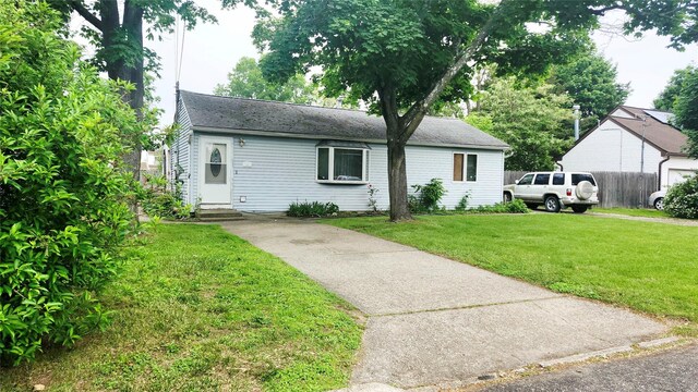 27 Ash St, Central Islip, NY 11722 - photo 3