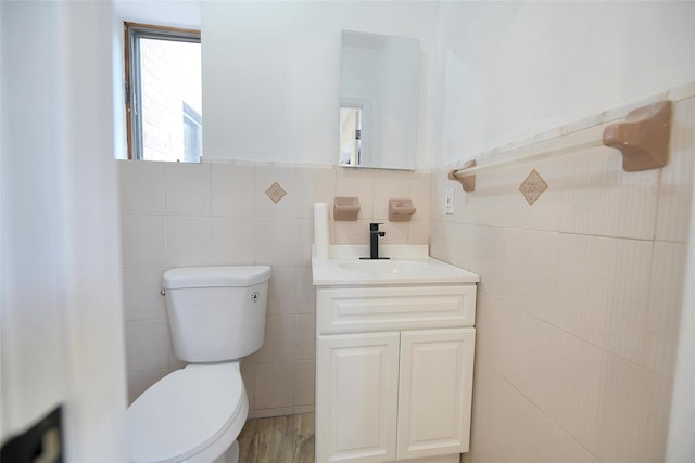 7252 Metropolitan Ave Unit 2B, Middle Village, NY 11379 - half bath featuring tile walls and vanity